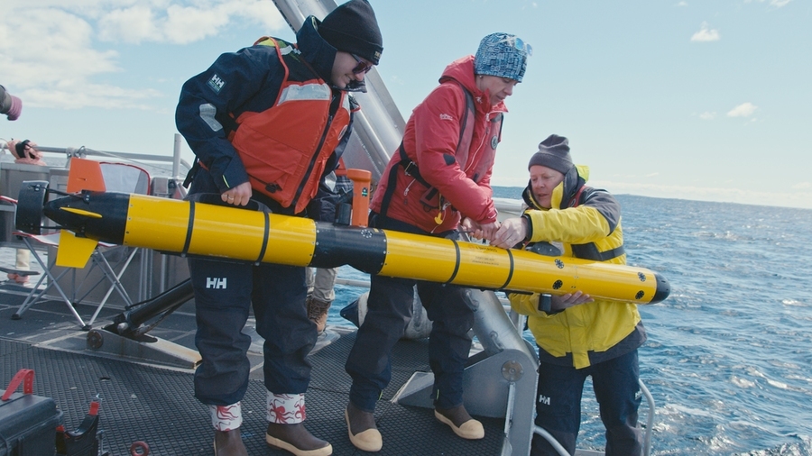 01 Gulf Surveyor Stringout_00_07_38_17