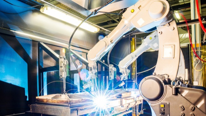 VISION-High-tech-robotic-welder-in-modern-metal-factory-482854273_669x527
