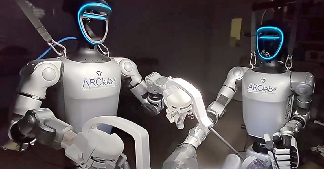 Yip_humanoid_robot_thumb_rotator