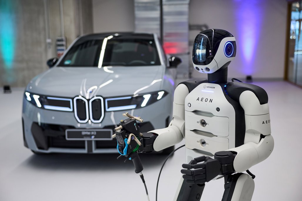 p90630992_lowres_the-humanoid-robot-a